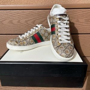 Authentic Women's Gucci Ace Supreme Bee Print Sneakers size 38